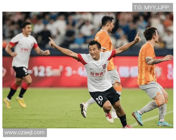 蓉城足球俱乐部核心球星闪耀赛场引领球队奋勇前进